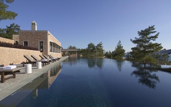 Amanruya – Swimming Pool & Dining Pavillion